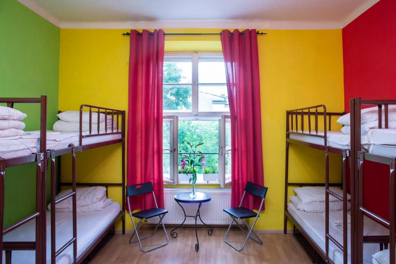 Let'S Rock Party Hostel! Age Limit From 18 Until 40! Cracóvia Exterior foto