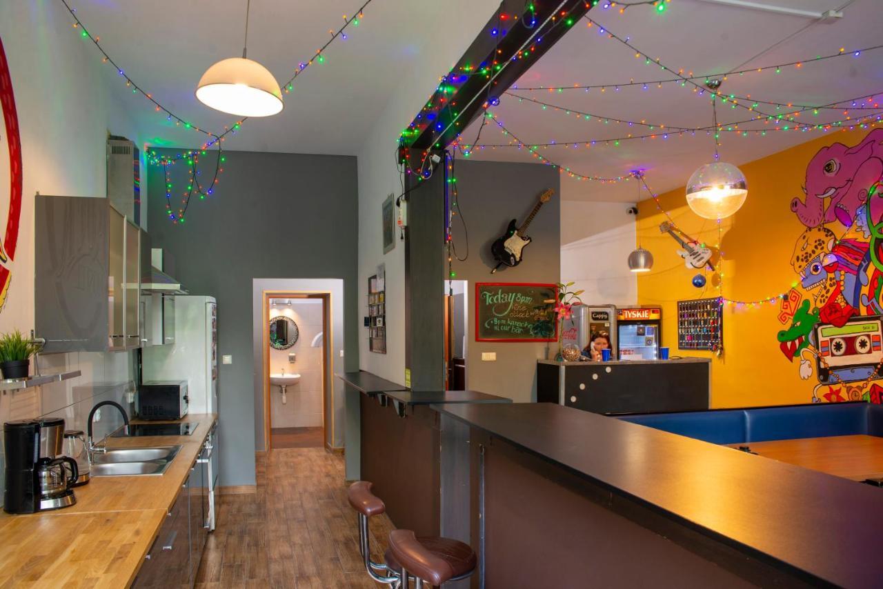 Let'S Rock Party Hostel! Age Limit From 18 Until 40! Cracóvia Exterior foto