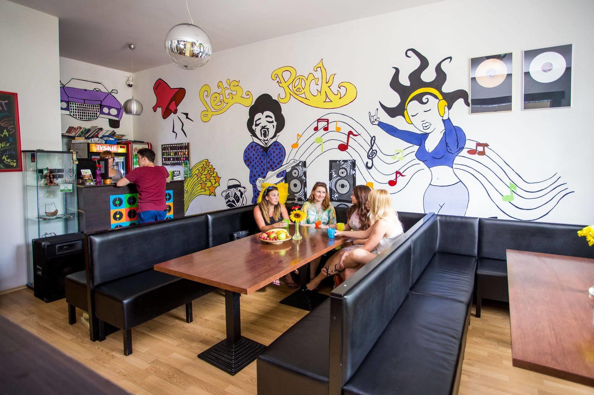 Let'S Rock Party Hostel! Age Limit From 18 Until 40! Cracóvia Exterior foto