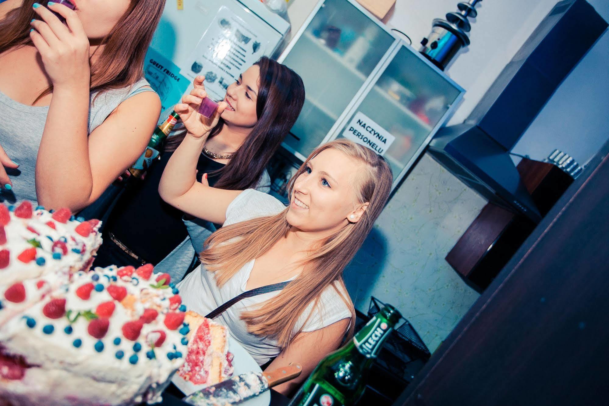 Let'S Rock Party Hostel! Age Limit From 18 Until 40! Cracóvia Exterior foto